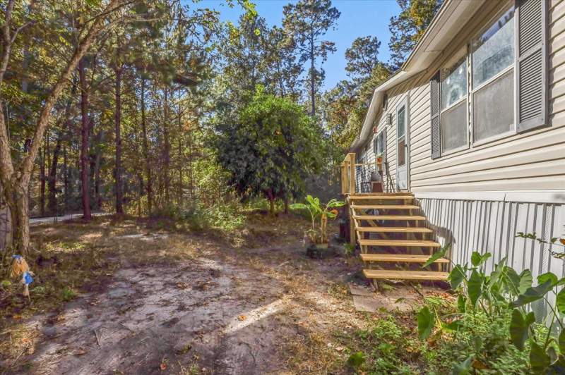3 bedroom ManufacturedHome at 728 Sir Richard Road, Nottingham Castle Estates, Tallahassee — photo 5