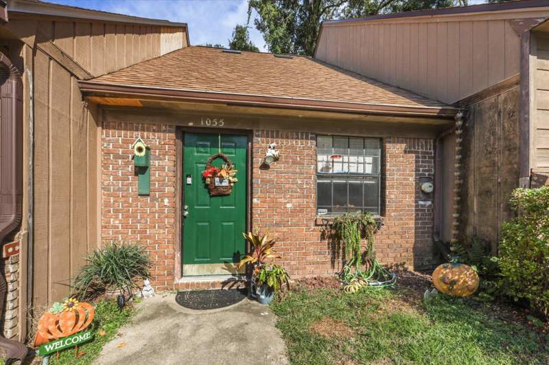 2 bedroom Townhouse at 1055 Ocala Road, Continental Oaks Unit 3, Tallahassee — photo 5