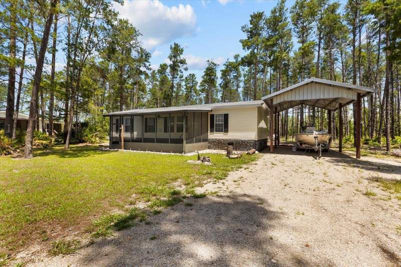 3 bedroom ManufacturedHome at 1421 Oak Pond Lane, Sugar Hills Estate, Steinhatchee — photo 4
