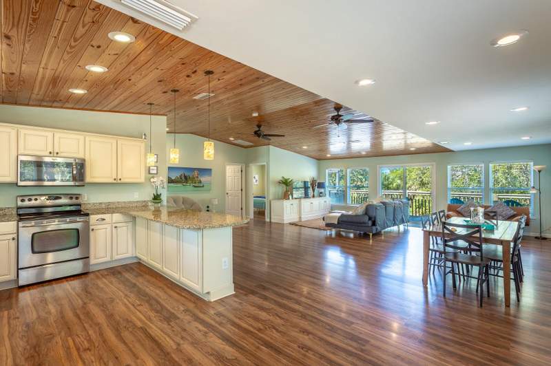 3 bedroom Detached at 1446 Cypress Street, Bre Inc, Alligator Point — photo 4