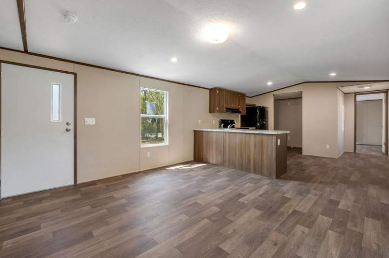 3 bedroom ManufacturedHome at 4121 Susan Avenue, Woodside Heights, Tallahassee — photo 2