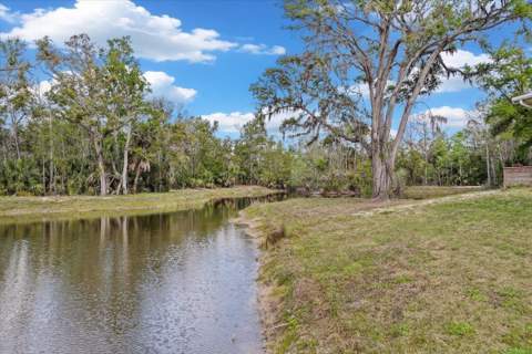 539 NW 5th Avenue, Steinhatchee FL - photo 13 of 70