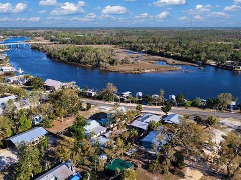 603 SE Riverside Drive, Steinhatchee FL - photo 9 of 51
