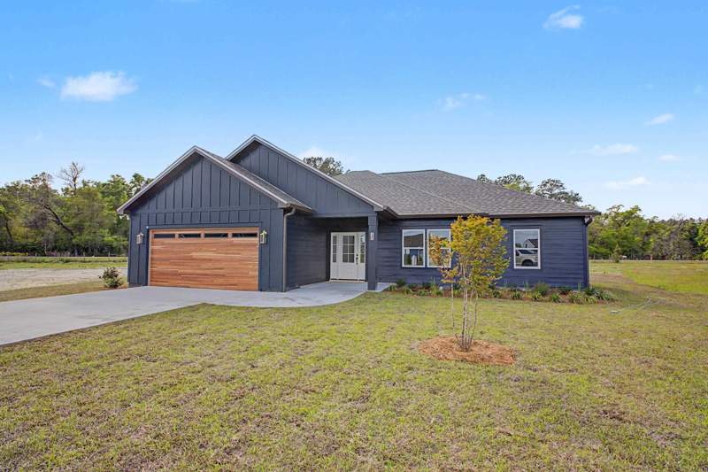 3 bedroom Detached at 154 Stillmont Drive, Palmetto, Crawfordville — photo 2