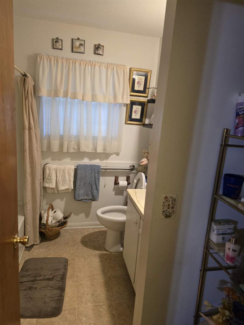3 bedroom Detached at 870 Shady Lane, Autumn Woods, Monticello — photo 3