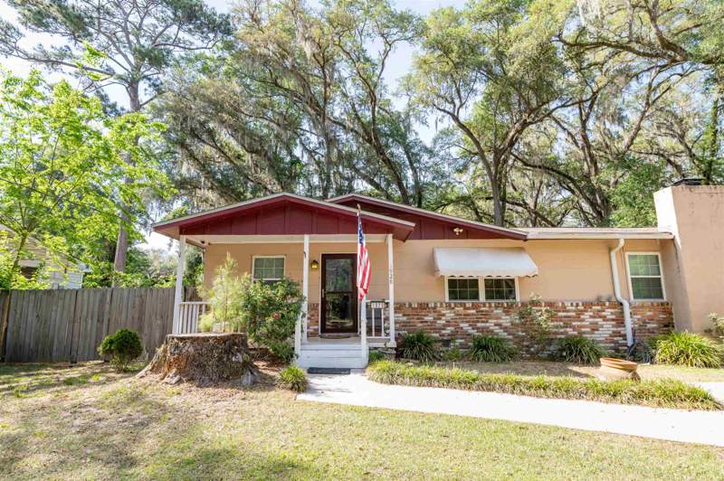 3 bedroom Detached at 1928 Longview Drive, Lake Jackson Heights, Tallahassee — photo 2