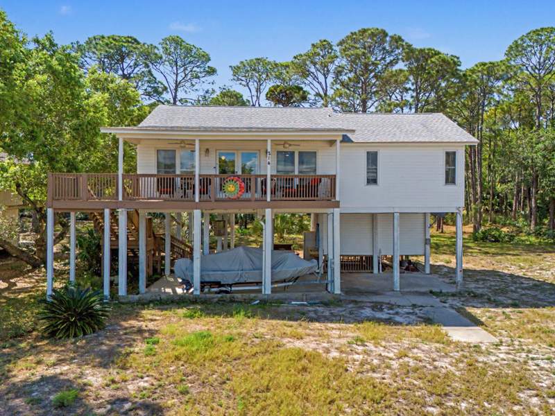 3 bedroom Detached at 214 Harbor Circle, Alligator Harbor, Alligator Point — photo 4
