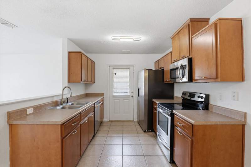 3 bedroom Townhouse at 1604 Corey Wood Circle, Wolf Creek, Tallahassee — photo 4