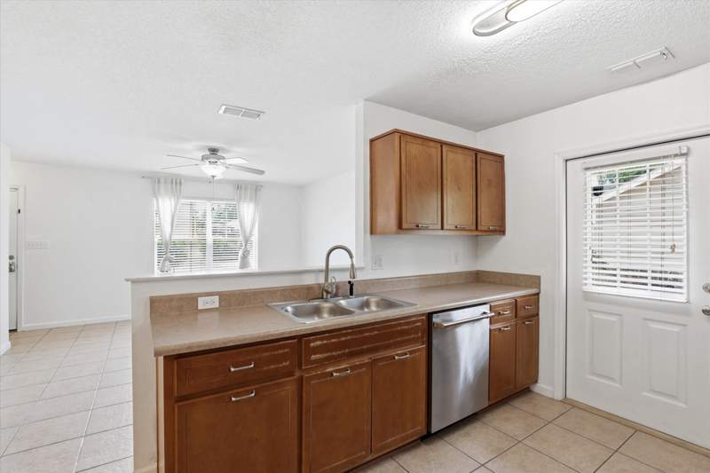 3 bedroom Townhouse at 1604 Corey Wood Circle, Wolf Creek, Tallahassee — photo 5