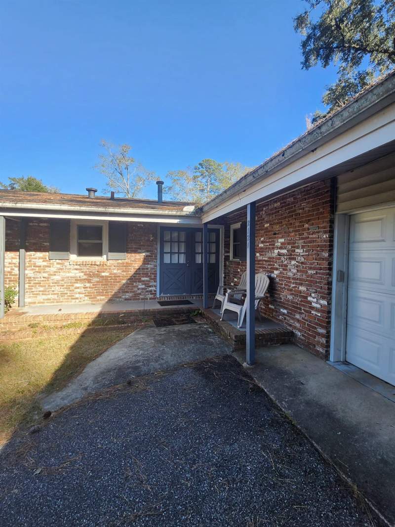 3 bedroom Detached at 2121 Mahan Drive, Ben-Mor Hills, Tallahassee — photo 2