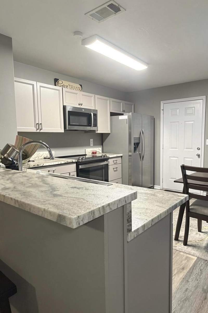 2 bedroom Townhouse at 2311 Hartsfield Way, Shadowlawn Cluster Homes, Tallahassee — photo 3