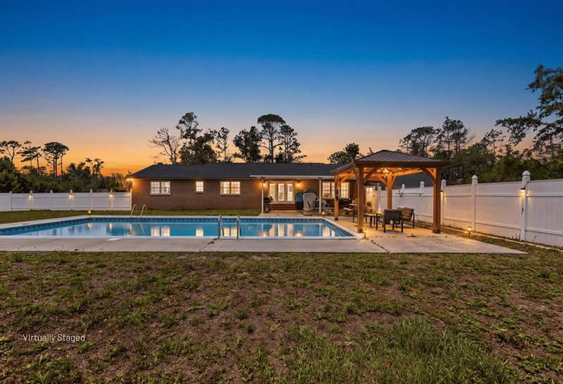 4 bedroom Detached at 404 Glenridge Road, GLENRIDGE 01, Perry — photo 3