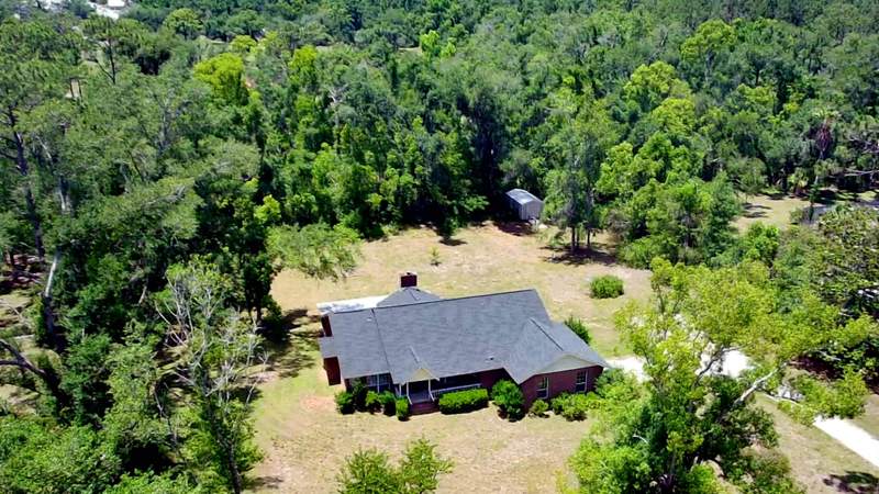 3 bedroom Detached at 210 Worley Way, The Clark Properties, Perry — photo 3