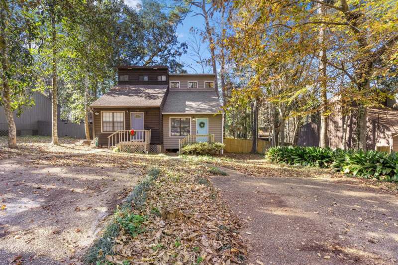 2 bedroom Townhouse at 207 Parkbrook Circle, Park Brook Crossing, Tallahassee — photo 2