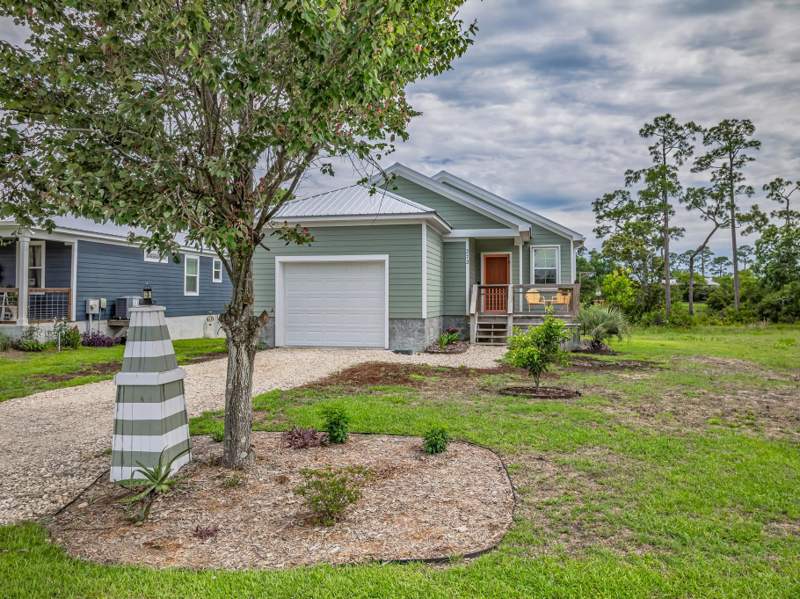 3 bedroom Detached at 272 Lake McKissack Lane, Lake McKissack Place, Carrabelle — photo 3