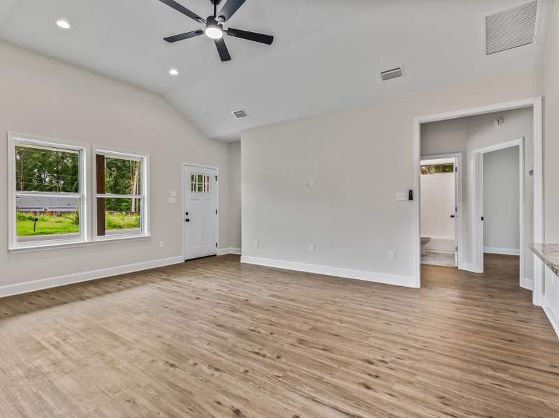 3 bedroom Detached at 14 Graham Trail, Wakulla Gardens, Crawfordville — photo 2