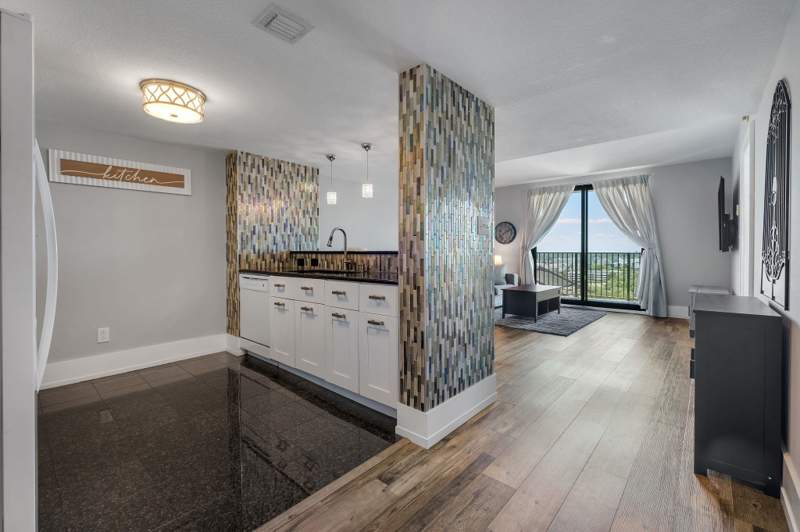 1 bedroom Condominium at 300 S Duval #809 Street, Plaza Tower, Tallahassee — photo 2