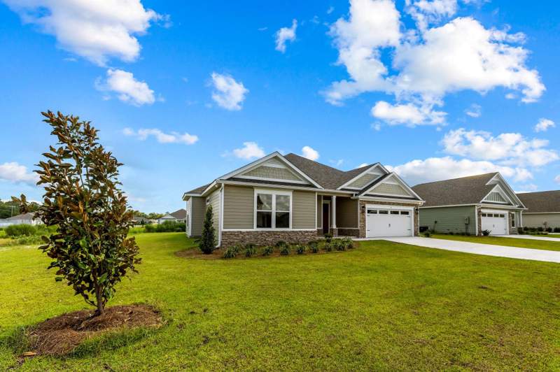 4 bedroom Detached at 93 Springdale Drive, Summerfield, Crawfordville — photo 4
