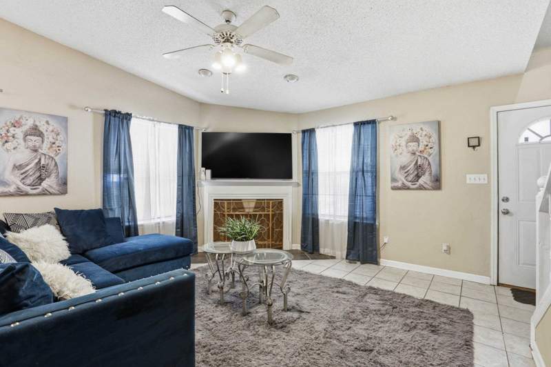 3 bedroom Townhouse at 2425 Nugget Lane, Charleston Square, Tallahassee — photo 2