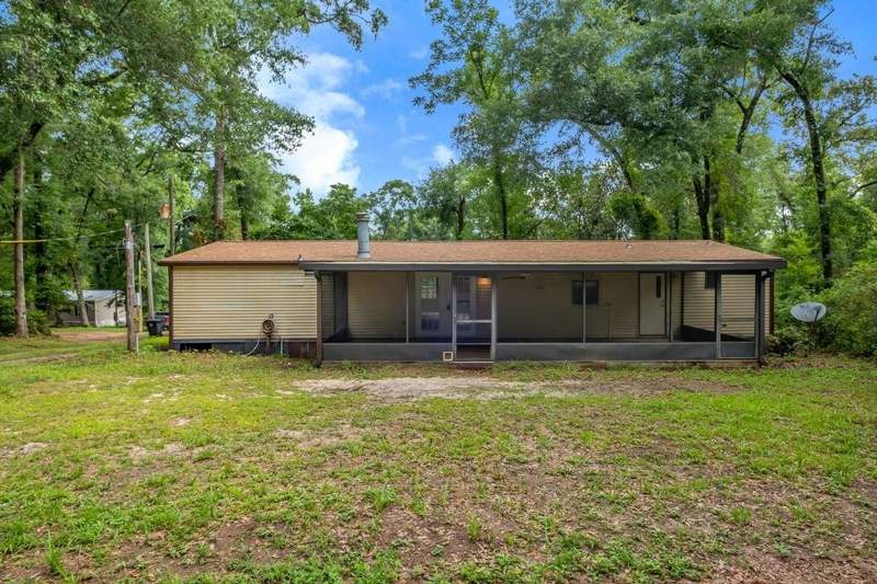 3 bedroom ManufacturedHome at 9069 Silver Oak Lane, Kelly Court Unrecorded, Tallahassee — photo 2