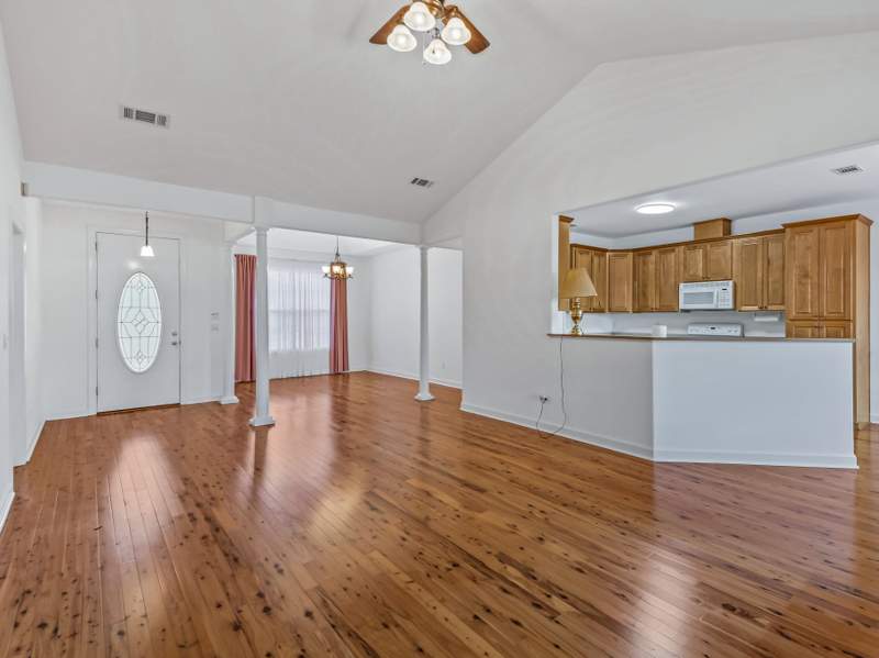 3 bedroom Detached at 79 Juniper Drive, The Hammocks, Crawfordville — photo 4