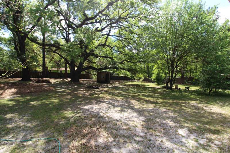 4 bedroom Detached at 613 Whittaker Road, Capital City Estates, Tallahassee — photo 2