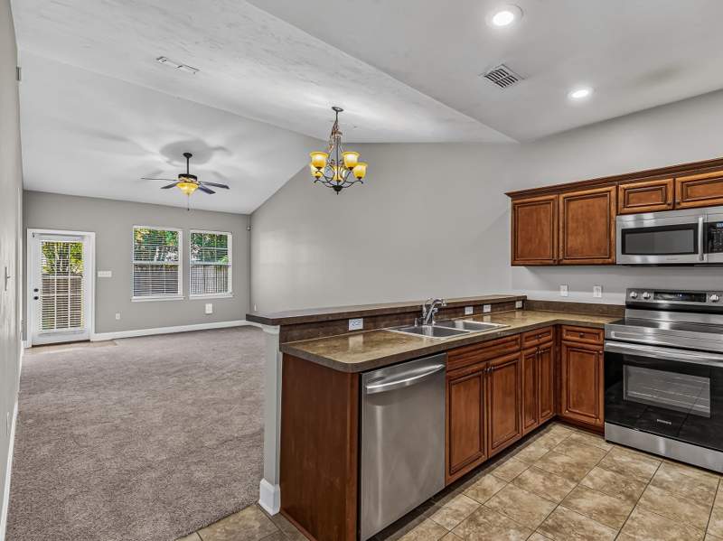 2 bedroom Townhouse at 306 Pebble Pointe Court, Pebble Brooke, Tallahassee — photo 3