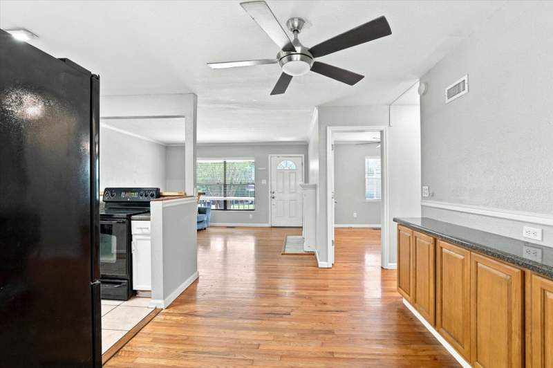 4 bedroom Detached at 1816 Atkamire Drive, Azalea Park, Tallahassee — photo 4