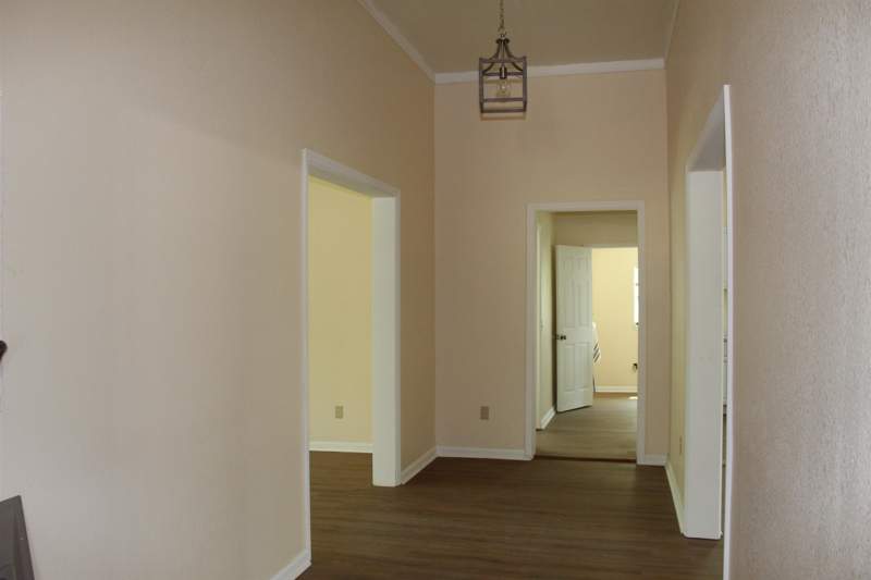 4 bedroom Detached at 485 SW Jordan Street, Moseley's Addition, Madison — photo 3
