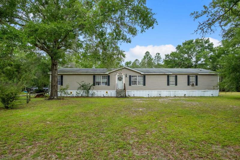 4 bedroom ManufacturedHome at 9016 Glover Court, Glover Court, Tallahassee — photo 2