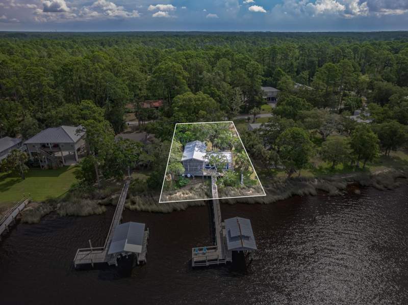 3 bedroom Detached at 88 River Drive, River Bend, Panacea — photo 2