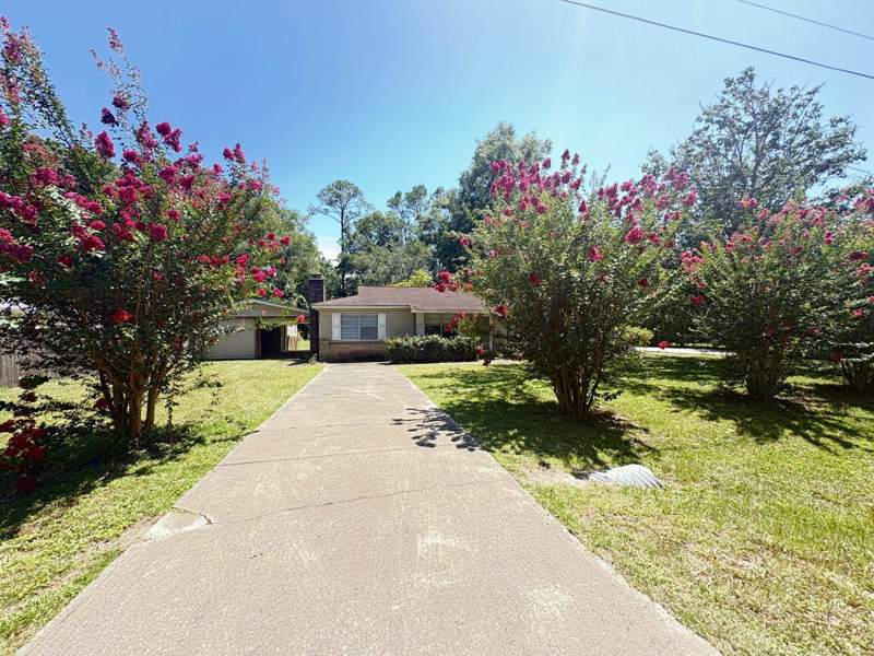 3 bedroom Detached at 2143 Hickory Lane, Woodville Acres, Tallahassee — photo 2