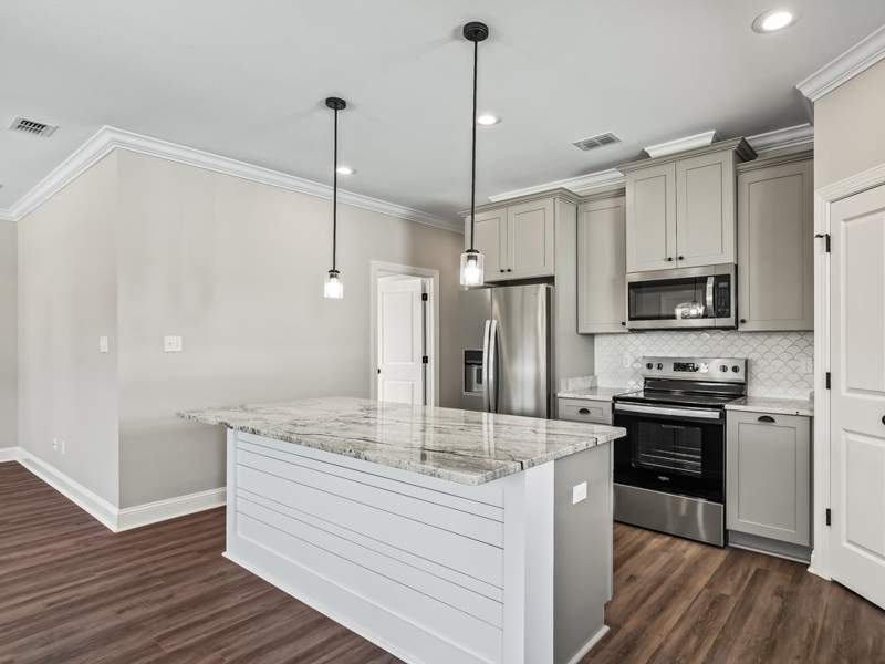 3 bedroom Detached at 131 Georgia Street, Lanark Beach, Lanark — photo 3