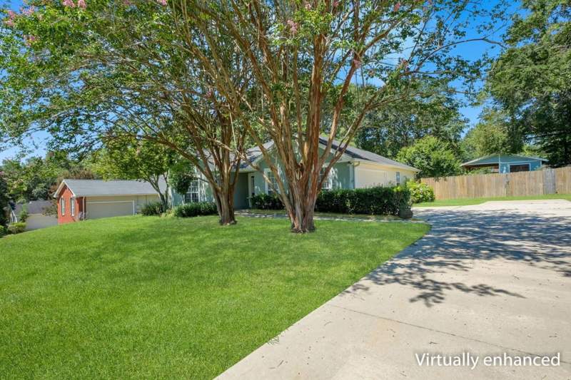 3 bedroom Detached at 230 Glenbrook Drive, Ashford Glen, Tallahassee — photo 2
