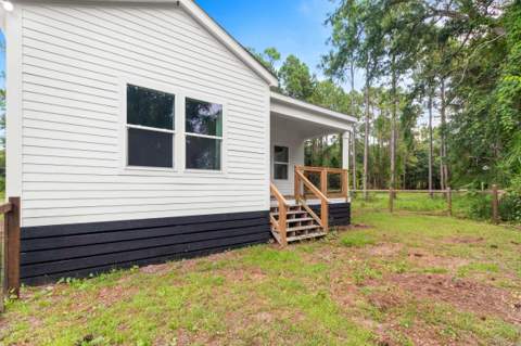 211 Franklin Street, Carrabelle FL - photo 7 of 35