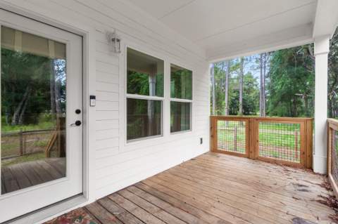 211 Franklin Street, Carrabelle FL - photo 8 of 35