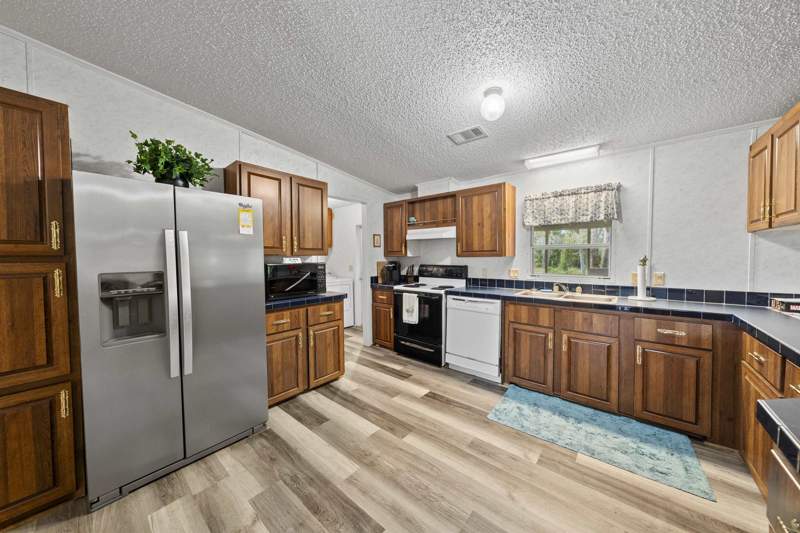 3 bedroom ManufacturedHome at 2539 Black Oak Road, Leisure Retreat, Perry — photo 5