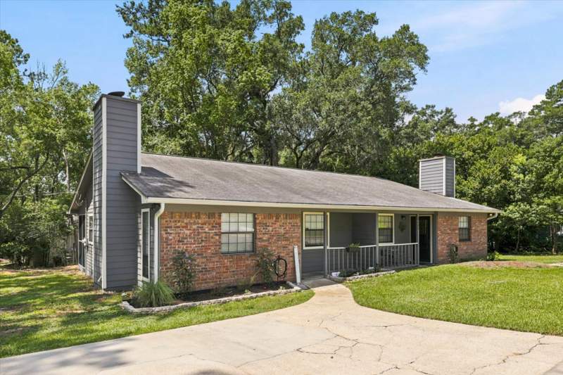2 bedroom Townhouse at 2611 Panther Creek Road, BREWSTER ESTATES, Tallahassee — photo 2
