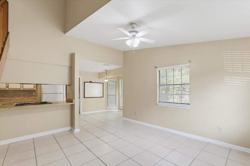 3 bedroom Townhouse at 1808 Jackson Bluff Road, Indian Oaks West, Tallahassee — photo 3