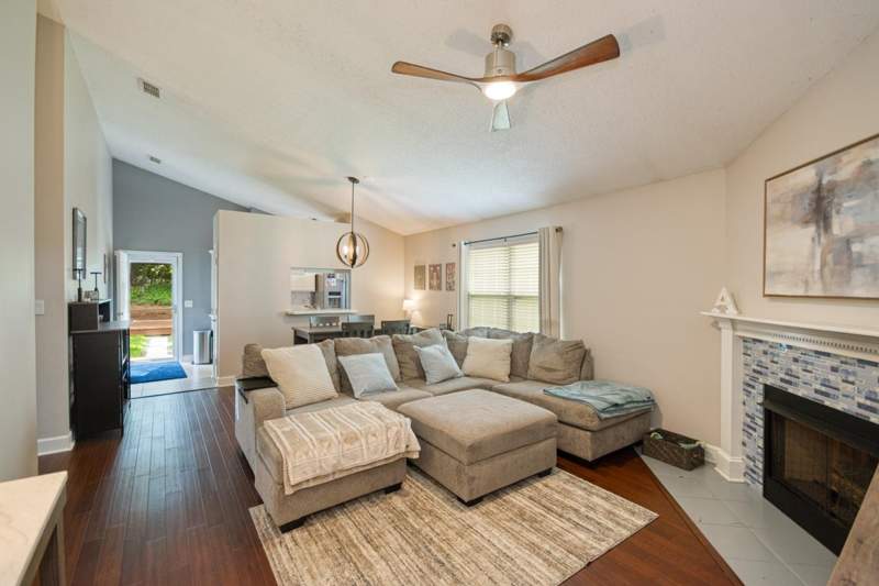 3 bedroom Detached at 9138 Stonehenge Trail, The Glen at Golden Eagle, Tallahassee — photo 3