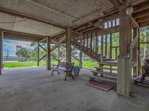 94 Gulf Breeze Drive, Crawfordville FL - photo 19 of 35