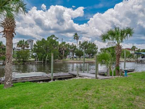 94 Gulf Breeze Drive, Crawfordville FL - photo 6 of 35