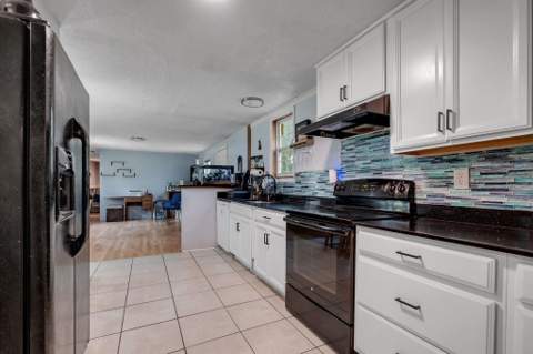 8207 Meridale Drive, Tallahassee FL - photo 11 of 32