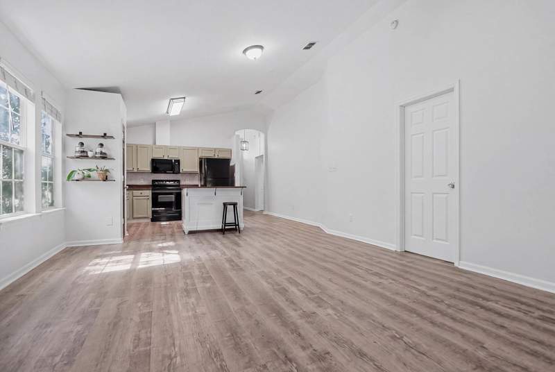 3 bedroom Detached at 5504 Green Meadows Court, Tower Oaks, Tallahassee — photo 4