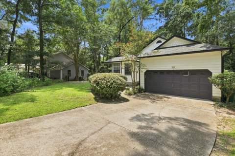 8748 Minnow Creek Drive, Tallahassee FL - photo 7 of 52