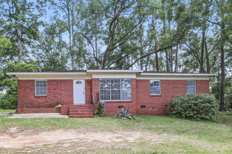 4 bedroom Detached at 2119 Longview Drive, Lake Jackson Heights, Tallahassee — photo 2