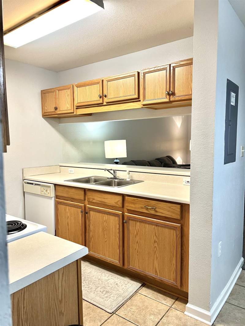 3 bedroom Condominium at 2738 W Tharpe Street, Savannah Crossing Condo, Tallahassee — photo 5