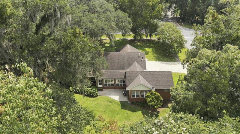 3 bedroom Detached at 210 Meadow Ridge Drive, Ox Bottom Manor, Tallahassee — photo 3
