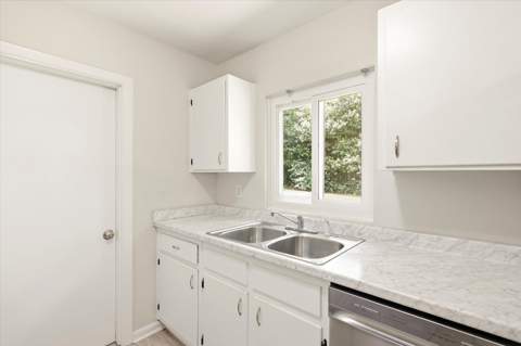 2608 Ridgeway Street, Tallahassee FL - photo 8 of 30