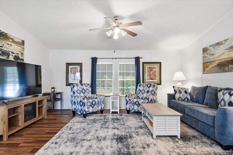 3 bedroom ManufacturedHome at 2141 Live Oak Road, Leisure Retreats, Perry — photo 4